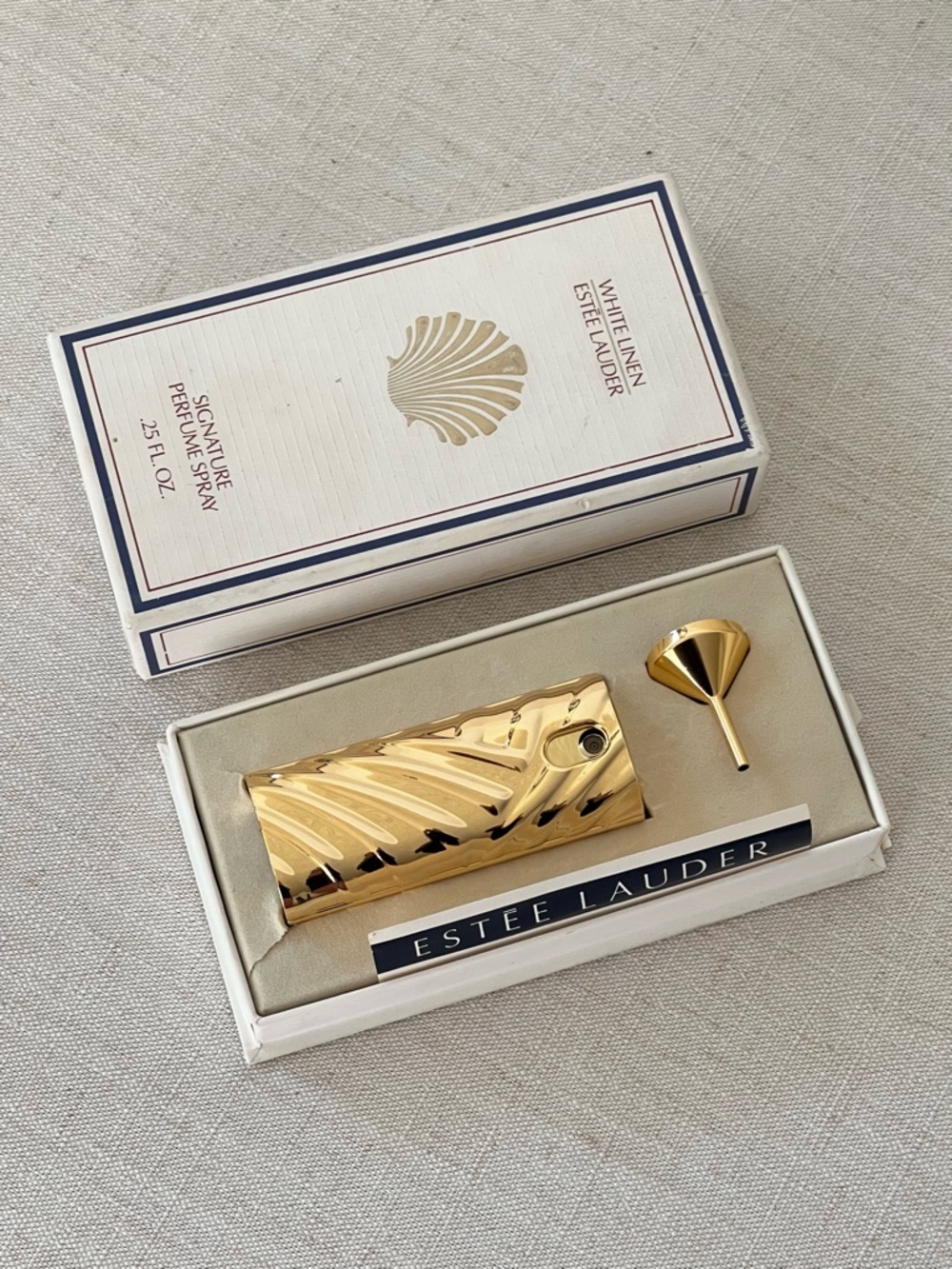 Vtg 1978 Estée Lauder Fragrant Refillable Travel Case DOES NOT INCLUDE FRAGRANT